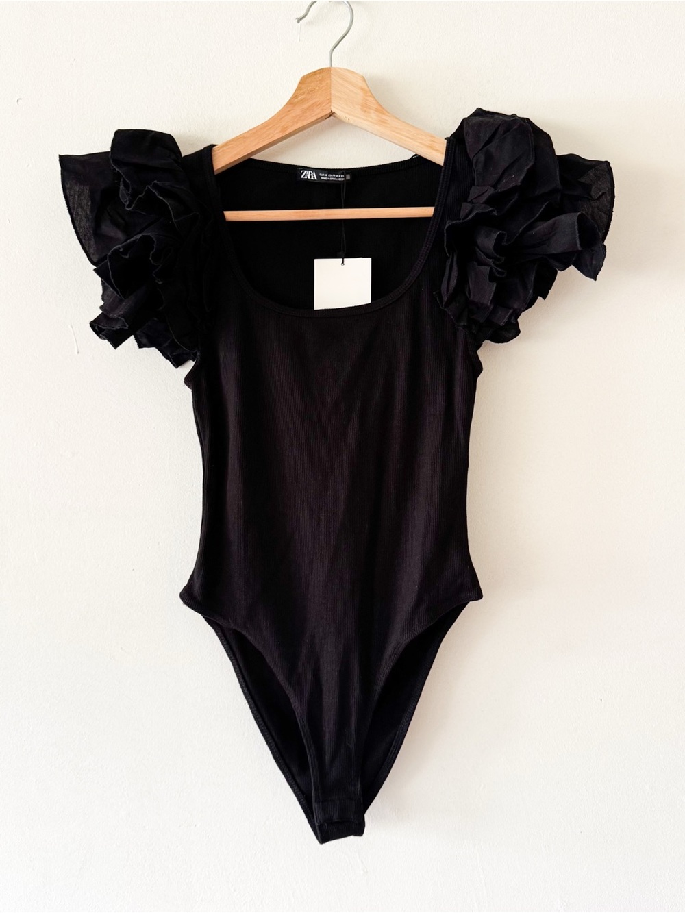 Zara Women’s Black Ruffle Sleeve Bodysuit Size Medium